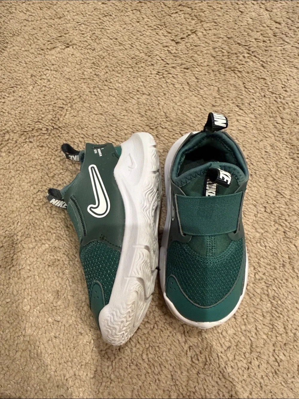 Nike Flex Runner Toddler Dark Green and White Slip-On Sneakers - 7C